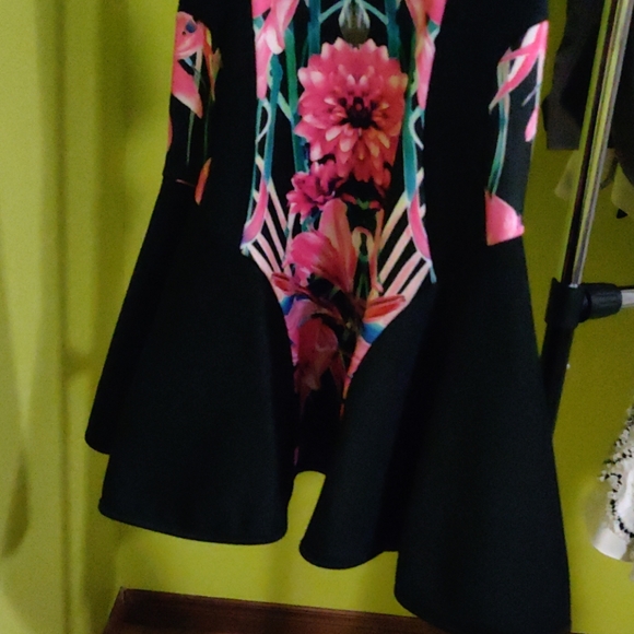 Floral print dress - Picture 2 of 6